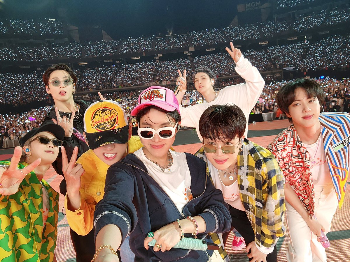 bewithu_13's tweet photo. เธรดรวมเนื้อเพลง BTS ที่ชอบ ʚ♡⃛ɞ ꕤ https://t.co/demKPtQYqE
