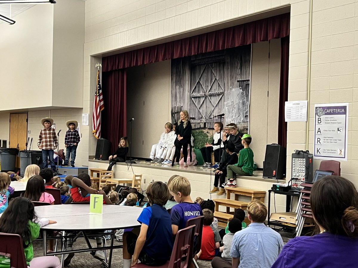 Mrs. Kendrick’s 2/3 class shined on the stage today while performing their rendition of Charlotte’s Web! 🕷️🕸️🐷#SomePig #LifeAtWL
