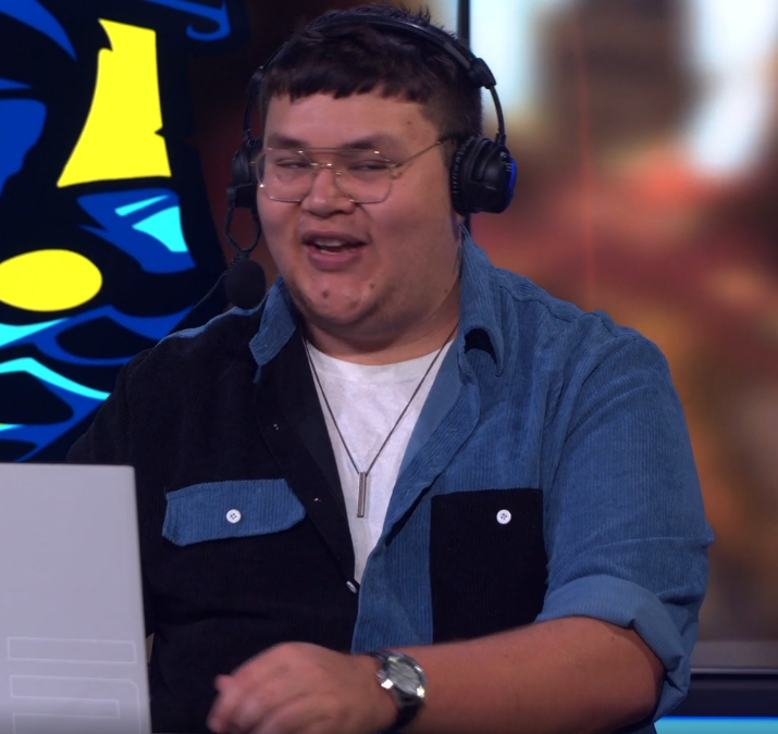 Real_Creepy_K's tweet photo. Gotta love them at the desk! #Smite https://t.co/gTluuslAB2