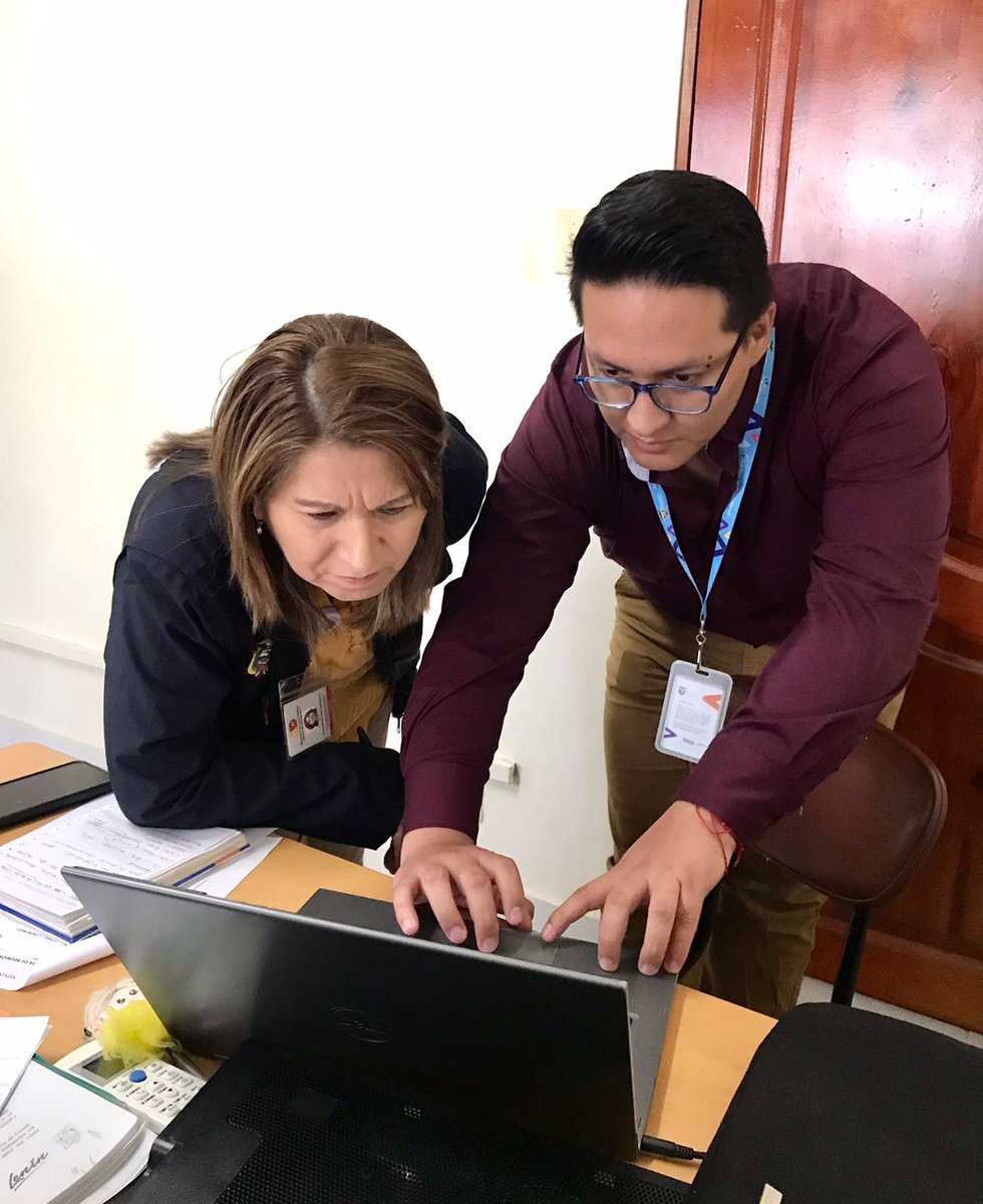 Acess_Ec's tweet photo. #Manabí | 📌 Nuestro equipo técnico brinda 🤝asesoría 👥 a personal del área de gestión interna de provisión y calidad de @Salud_CZ4, acerca del reglamento para el funcionamiento de los puestos periféricos de toma de muestras biológicas de 🧪 laboratorios de análisis clínico.✅ https://t.co/cq3N2ULO87