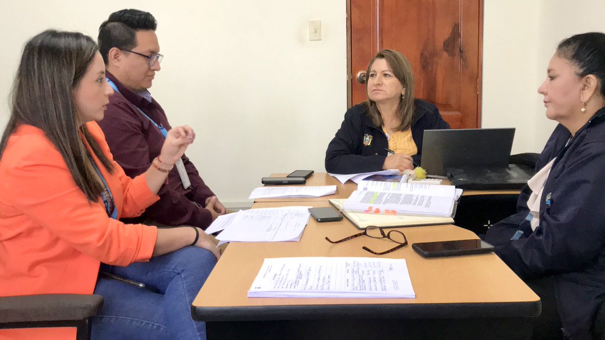 Acess_Ec's tweet photo. #Manabí | 📌 Nuestro equipo técnico brinda 🤝asesoría 👥 a personal del área de gestión interna de provisión y calidad de @Salud_CZ4, acerca del reglamento para el funcionamiento de los puestos periféricos de toma de muestras biológicas de 🧪 laboratorios de análisis clínico.✅ https://t.co/cq3N2ULO87