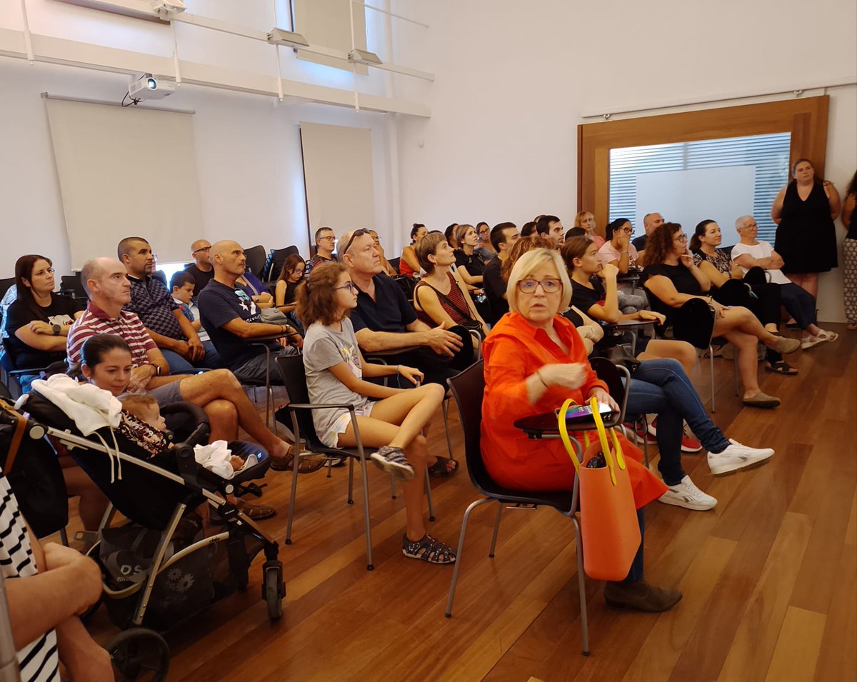 aspercamp's tweet photo. Gràcies a les persones i entitats que ens heu acompanyat avui a la presentació del nostre projecte de Lego "Brick Club" amb #Ganxetbrics per a infants i adolescents TEA.  Agraïts a M.Pilar Lopez regidora d'educació @reus_cat, @fundacioreddis, @OSLaCaixa i #centrecivicllevant. https://t.co/STDDdgbuUU