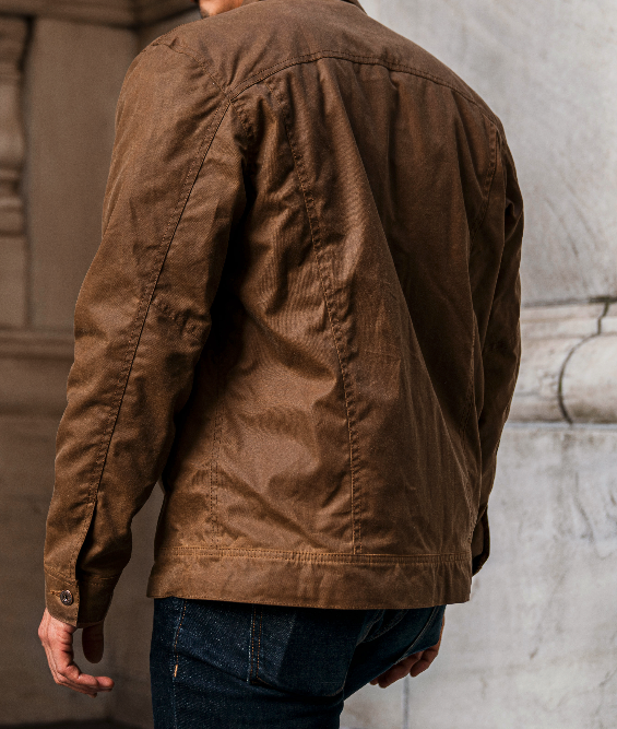 🗣️ Coyote Details!
📸 @cuffington
#ThursdayBoots #FallEssentials
#WaxedCanvas #Coyote
#MensJacket #FallJacket