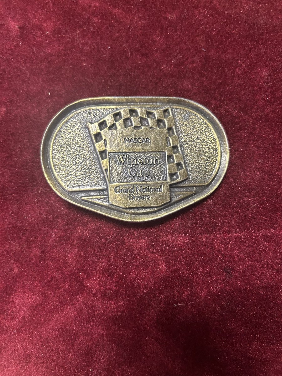 BrothersPetty's tweet image. GIVEAWAY 🚨 This week we are giving away a VINTAGE NASCAR WINSTON CUP belt buckle. Like, repost and make sure your following us for a chance to win. We will announce the winner Monday. Good luck!