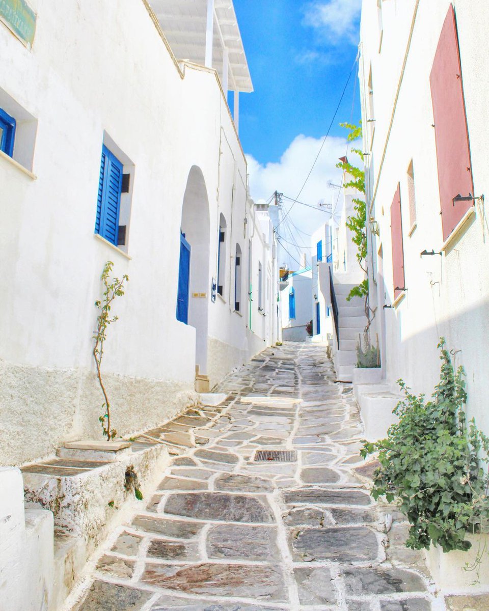 GreekPictures's tweet photo. Wherever the alley leads in #Lefkes village of #Paros, it's a path to Greek authenticity and charm.
📷 urania_k https://t.co/KmXfqGsuC9