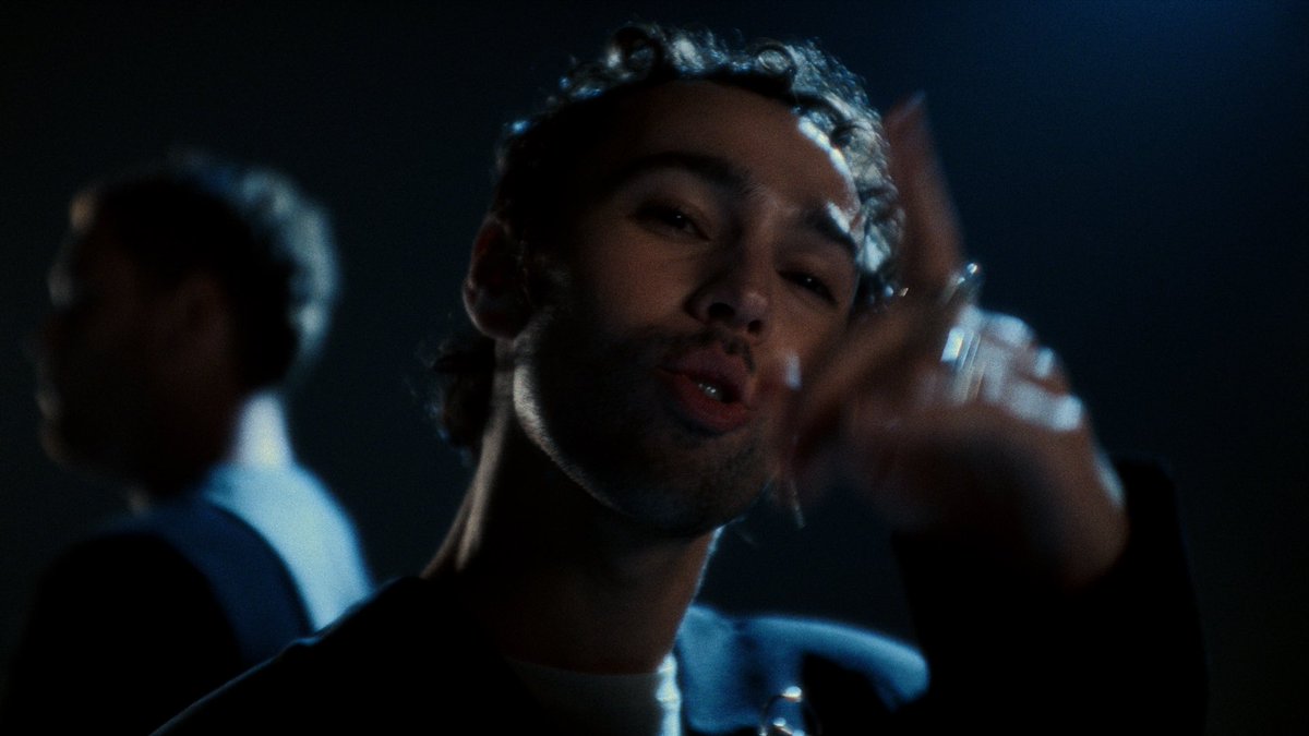 MAX - STRINGS (feat. Bazzi &amp; JVKE) [Performance Video]

youtu.be/5prKHlHt7cs?si…