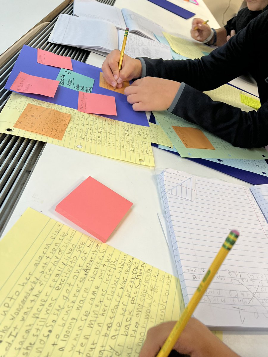 📚✍️ Inspiring creativity in the classroom! Crafting captivating leads for their fiction stories that will leave you hooked from the first sentence. 🪝🚀📖 #StudentWriters #FutureAuthors #WeAreChappaqua #WOschool