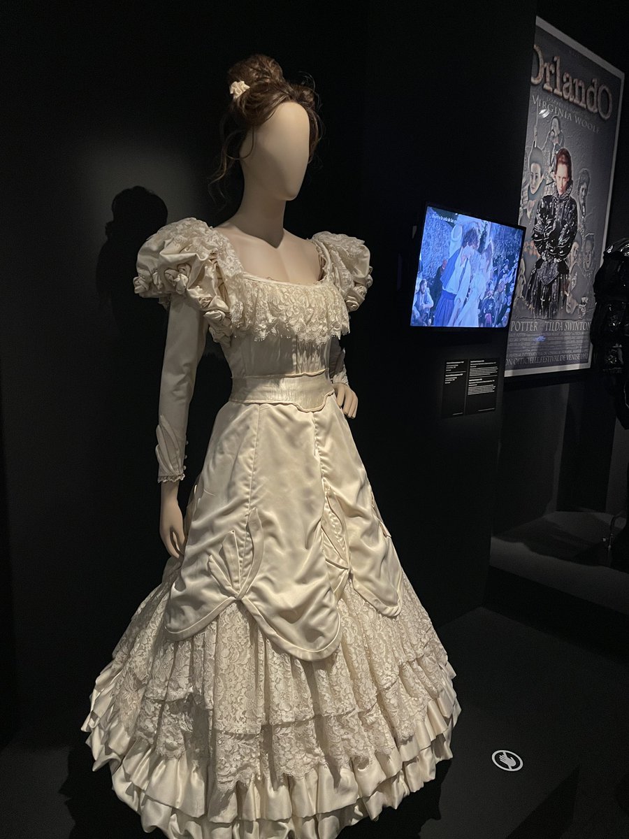 periscostumes's tweet photo. Damos las gracias a @CaixaForum por contar con nuestra pieza de vestuario diseñada por #YvonneBlake para el film #Bearn en la Exposicion #cineymoda by #jeanpaulgaultier . La exhibición se ha inaugurado con una Presentación a #prensa un evento especial en #palmademallorca https://t.co/Y676hCoFw1