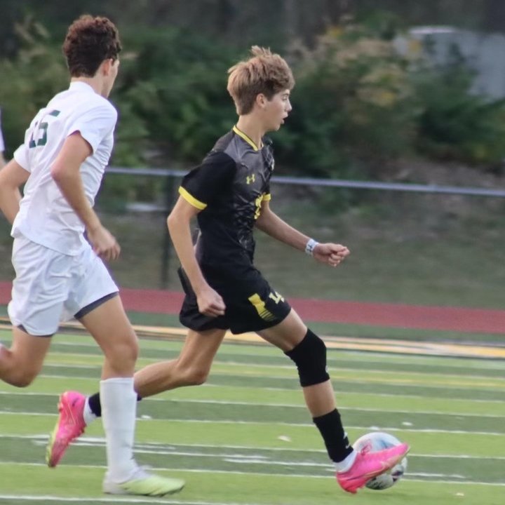 Nothing like a win on home turf…
Yesterday’s goals by -
⚽️ Greiner
⚽️ Momoh
⚽️ Luhning
#lancerwin #lhsssoccer #W