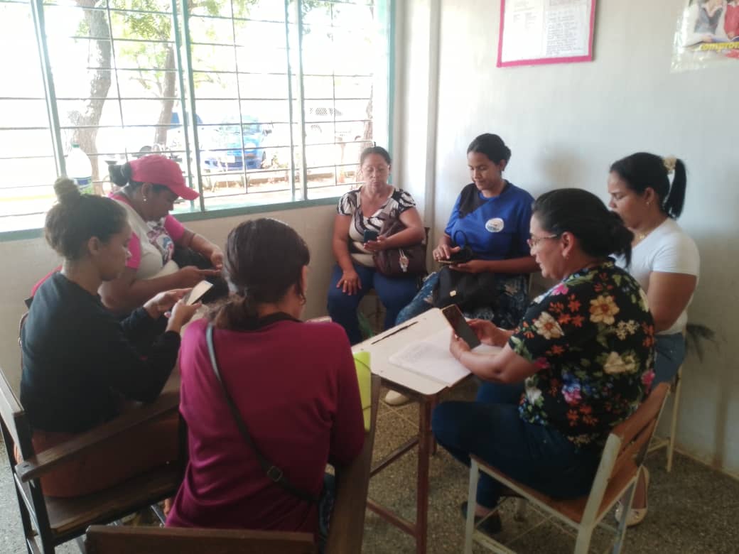 El día de hoy se realizó un foro chat con los nuevos maestros que ingresan a Leo, juego y aprendo 

 ¡Gracias a los 1025 maestros que se  conectaron! 🥳🥳🥳