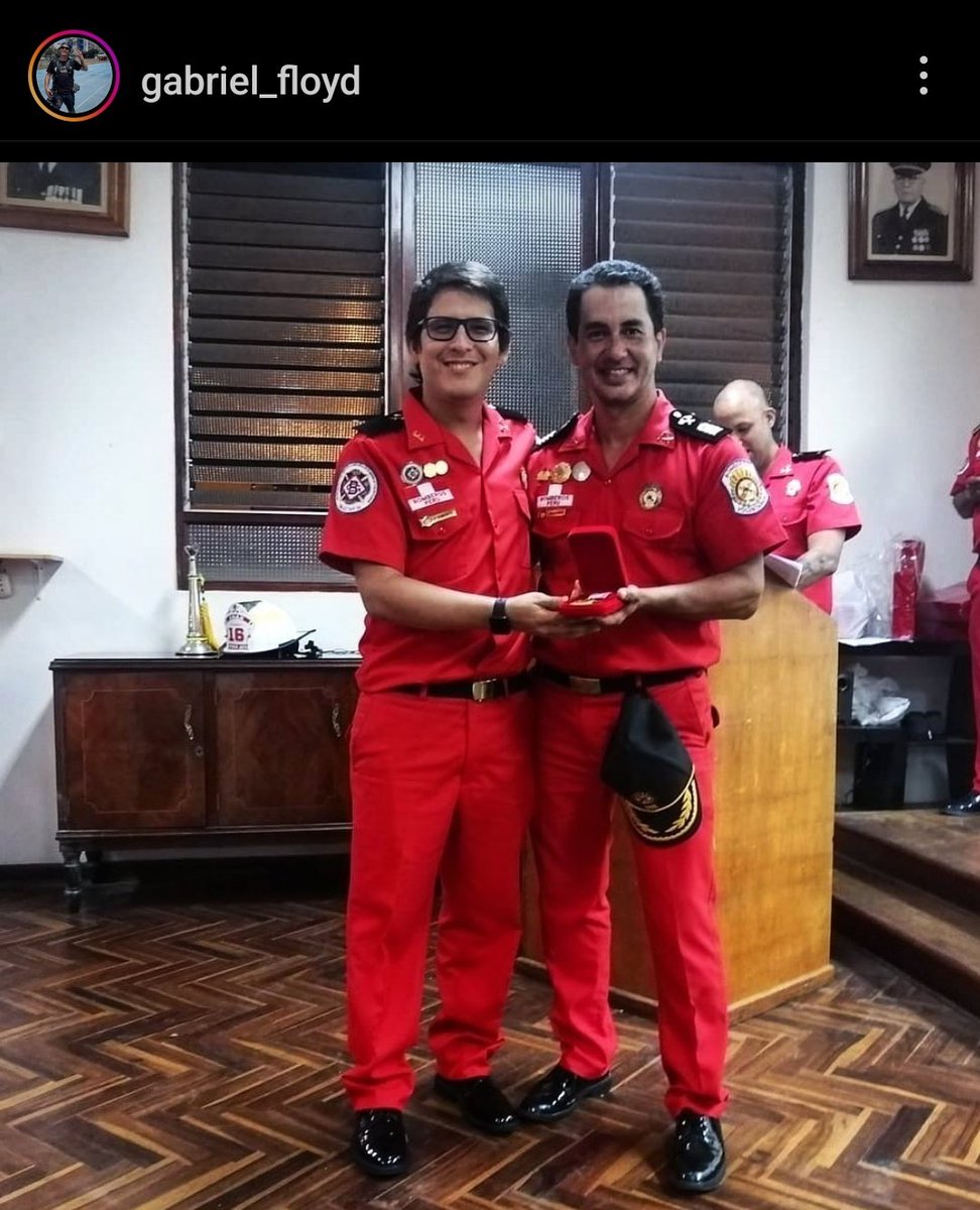 Liberfach0's tweet photo. Hola @cgbvpoficial espero consideren investigar y sancionar ejemplarmente a éste tipo llamado Gabriel Floyd, quien por lo visto pertenece al cuerpo de bomberos, pero no tiene la más mínima humanidad para burlarse e insultar al fallecido Congresista Nano Guerra (1/2) https://t.co/ACEOrEbpmW