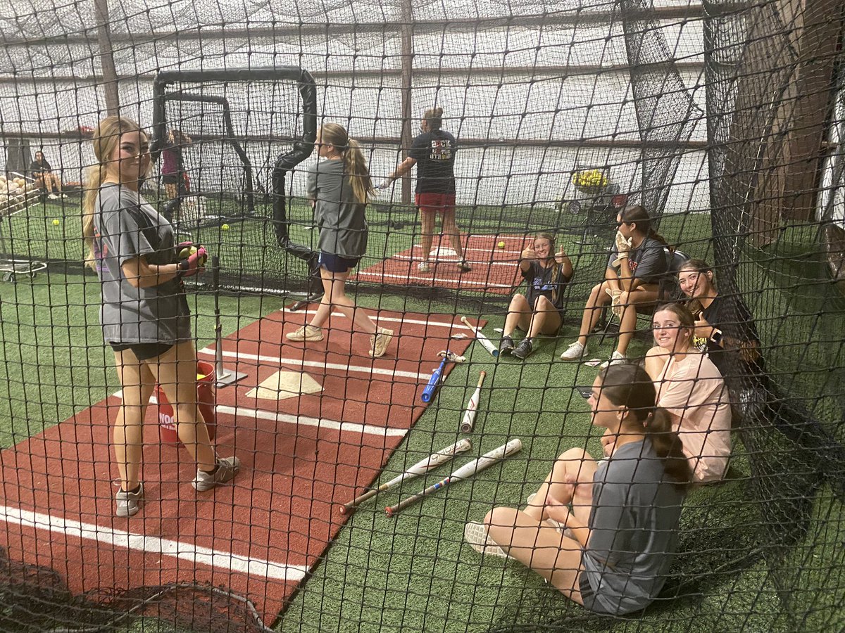UARMSoftball's tweet photo. It’s great to have an indoor facility. Friday night practicing on their own. https://t.co/mqX404mah5
