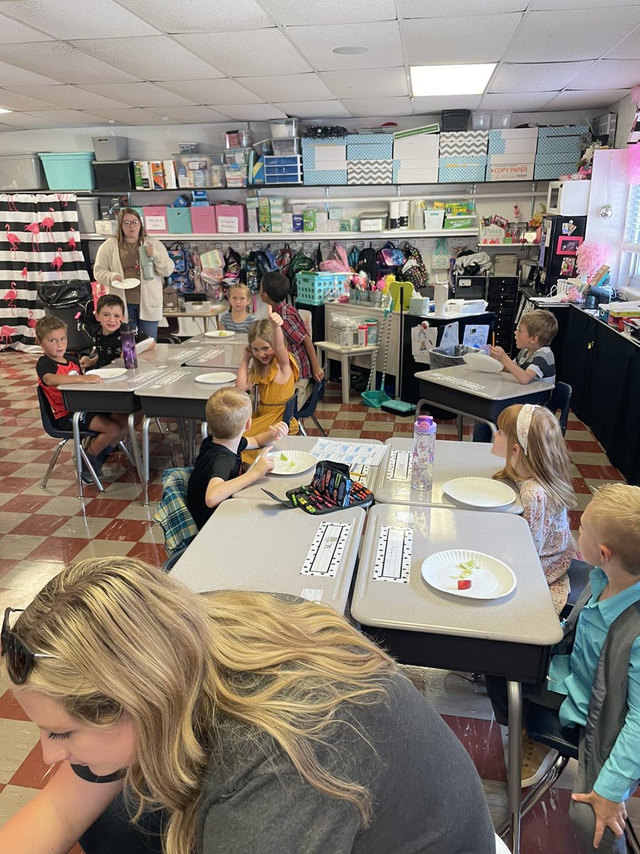 Kristyn V 1st Grade Fun tweet media