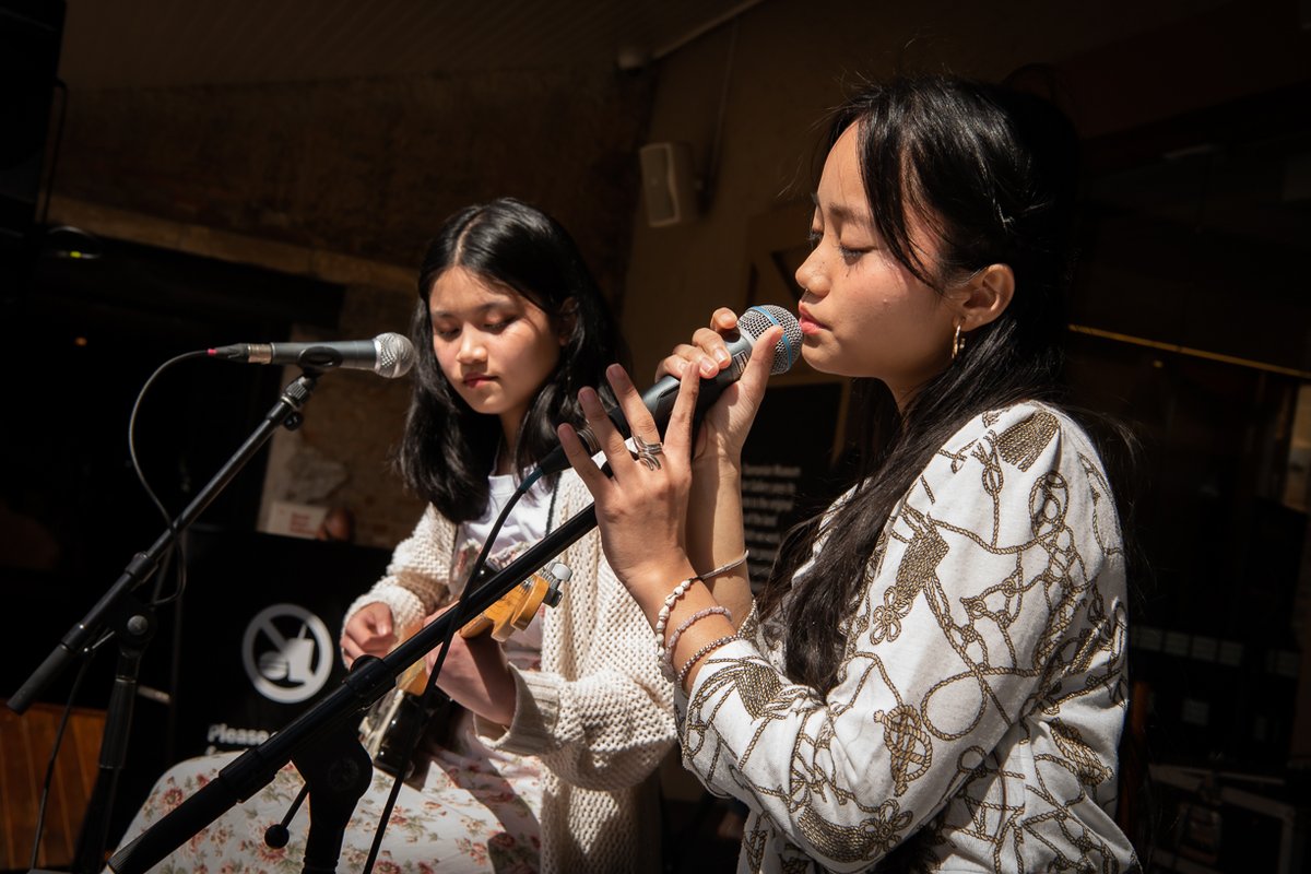 Lunchtime Live sessions are back this year as part of the Lift Off! Festival. Come and see some of Tassie’s best young buskers 🎷🎼 📅 4–7 October ⏰ 12:30–1:15 pm 📍 Watergate Courtyard, TMAG 🎟 FREE Full program 👉 tmag.tas.gov.au/liftoff 📸: Amy Brown #TMAGLiftOff