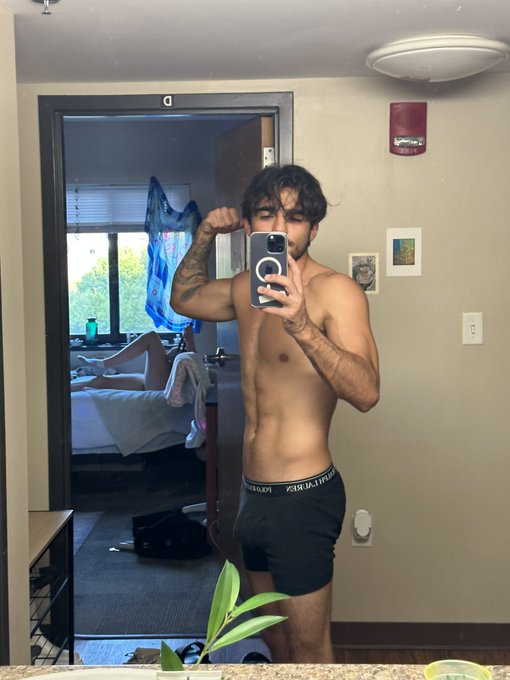 Collabs in LA gonna catch y&rsquo;all by surprise&hellip; https://t.co/Zs7txriFxD<a href="/tag/sexy"class="tags"><span>#sexy</span></a><a href="/tag/linkinbio"class="tags"><span>#linkinbio</span></a><a href="/tag/malemodel"class="tags"><span>#malemodel</span></a><a href="/tag/influencer"class="tags"><span>#influencer</span></a><a href="/tag/onlyfans"class="tags"><span>#onlyfans</span></a>