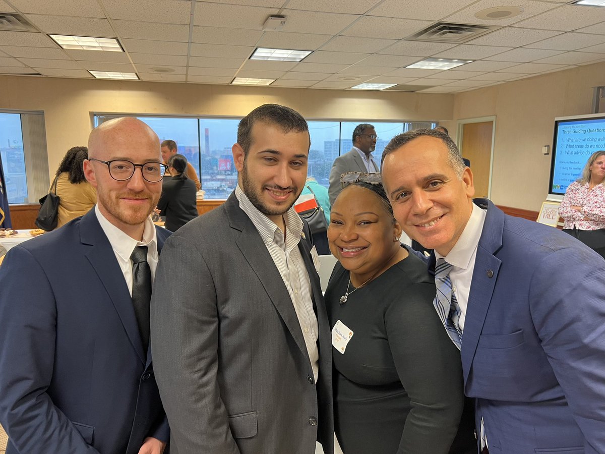 PrincipalNealyPS165Q tweet media