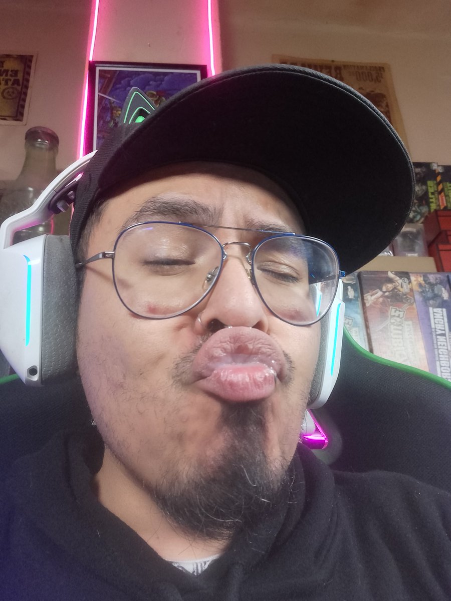 maiki_bits's tweet photo. Que belleza abrir tu TL y ver está dulzura besándote. No lo pienses más y mejor ven por los tuyos en vivo por acá: https://t.co/Hv4UuI2PUG

#Streamer #Twitch #Live #besos #entretenimiento #diversion https://t.co/B4V4govxLw