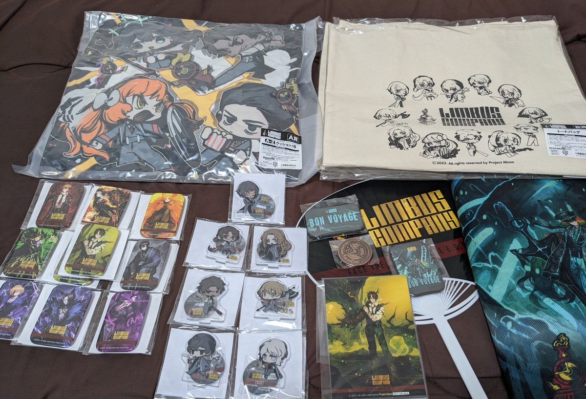punibird's tweet photo. 朝起きたら囚人が一気に家に流れ込んできたｶﾜｲｲﾈ
（＋TGSの戦利品） https://t.co/j4QP7YEK2W
