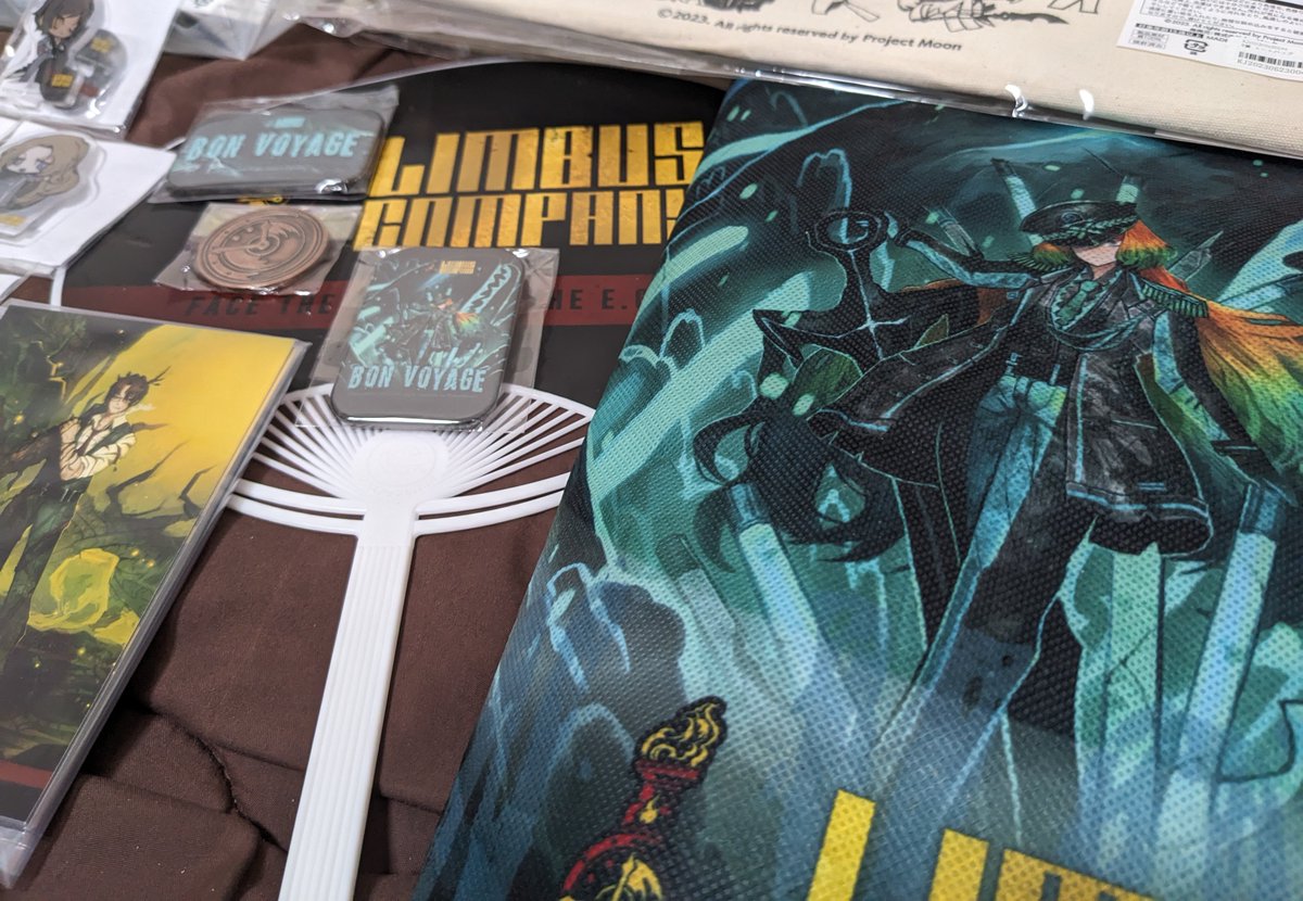 punibird's tweet photo. 朝起きたら囚人が一気に家に流れ込んできたｶﾜｲｲﾈ
（＋TGSの戦利品） https://t.co/j4QP7YEK2W