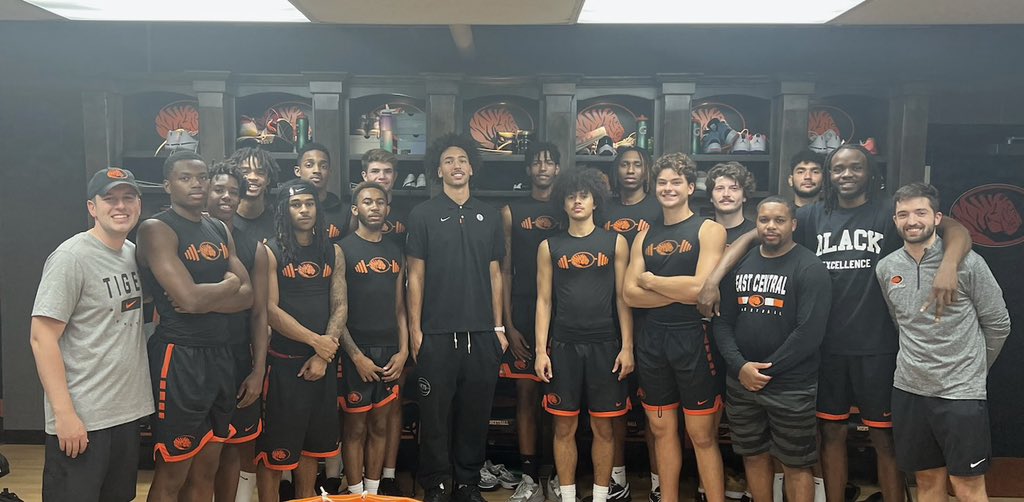 ECUTigersMBB's tweet photo. Thank you @thejalenwilson for stopping by and talking with us today. Best of luck this year with the @BrooklynNets! We appreciate you! #GoTigers https://t.co/7oNIurE1Tt