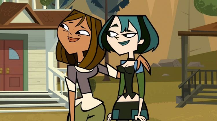 tdtwtships's tweet photo. ship no. 25 is gwourtney — submitted by @CL4WDEENN ! RAAAH I LOVE LESBIANS https://t.co/nNWhIfwhpS
