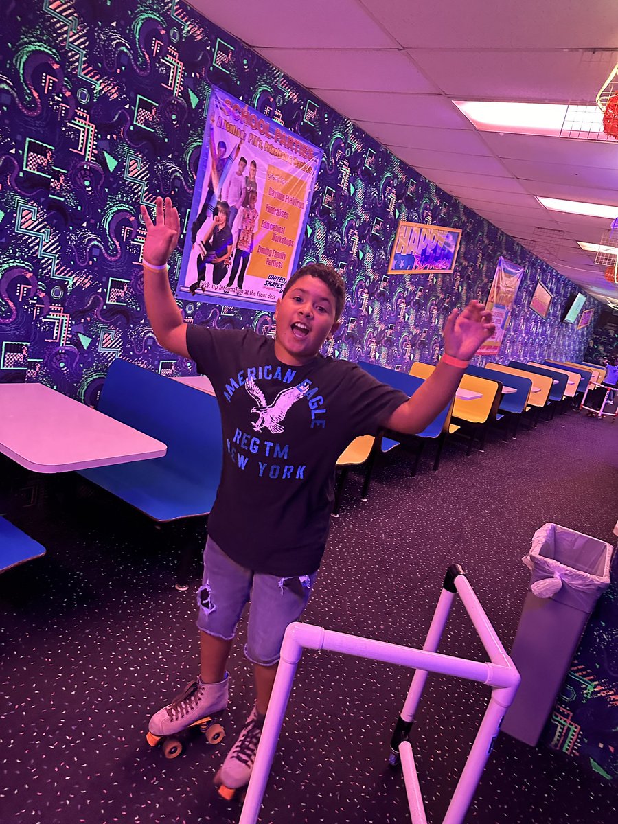 dj090599's tweet photo. PTA skate night! Love our Panthers🛼 https://t.co/FxJKF59a3p