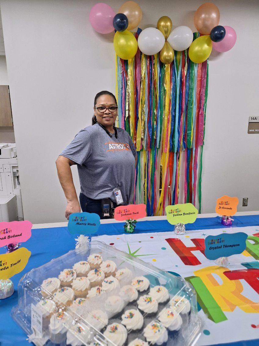 Today, we celebrated the September birthdays that we have on campus!! Happy Birthday! #StaffRecognition #SeptemberBirthdays 
🥳 🎈🎉🥳🎈🎉🥳🎈🎉🥳🥳🎉🎈

@FelderTamera @CarrieAnneEd @JonesAshsmith1 @NatashaJernagin @Eliz_Rodriguez8 
🧁🧁🧁🧁🧁🧁🧁🧁🧁🧁🧁🧁🧁