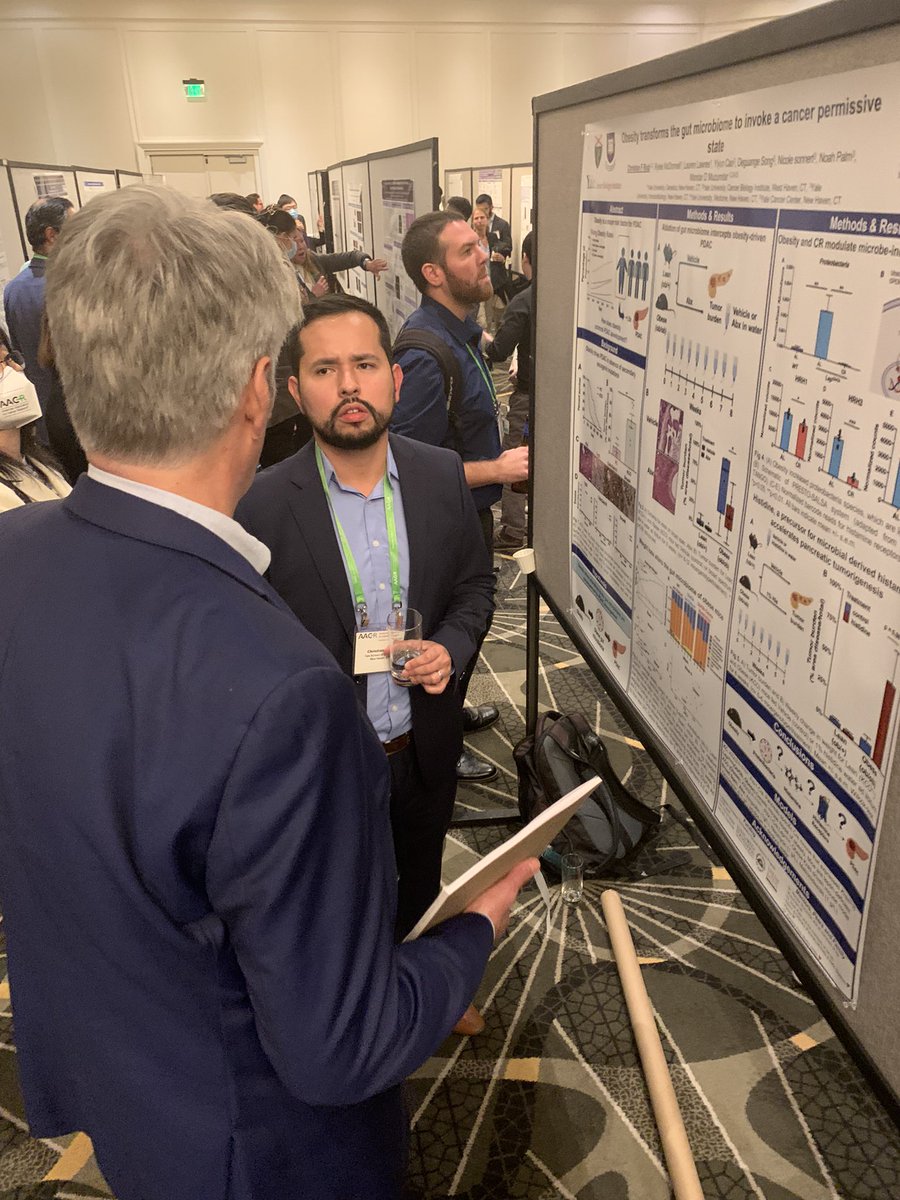 Exciting @lustgartenfdn funded research presented by postdoc @ChristianFRuiz at @aacr #AACRpan23 on obesity-induced changes in the microbiome that drive #PancreaticCancer. Impossible to get by the large crowd around him! @YaleCancer @CancerYale @YaleGenetics