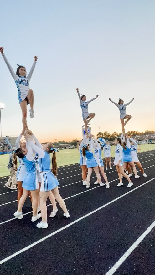 uphscheer's tweet image. Hello from the sidelines 🤍