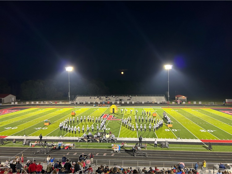 Lakeshore_HS's tweet photo. Lakeshore Marching Band performing at the Lakeshore vs Battle Creek Lakeview football game! https://t.co/F7ivYCplFk