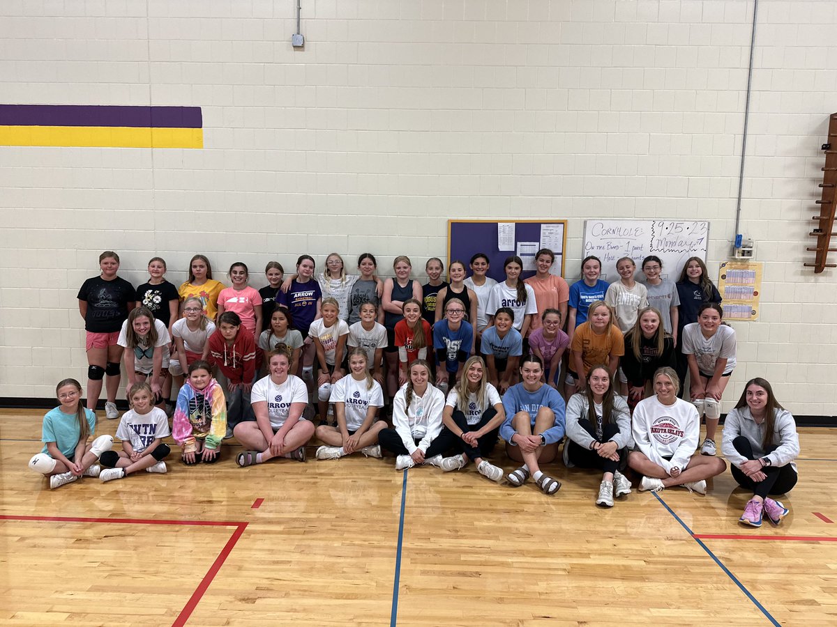 💜Thank-You to our Seniors for spending some time today with our 6th grade volleyball players this last week! #PositiveRoleModels #WinFromWithin #ArrowPride
