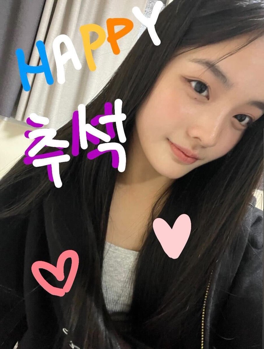 irohaillits's tweet photo. A late Chuseok celebration with Roha! I hope everyone enjoyed their best day and eat a looooot of delicious foodies! 🧧🍁 https://t.co/mXSsIgnLYg