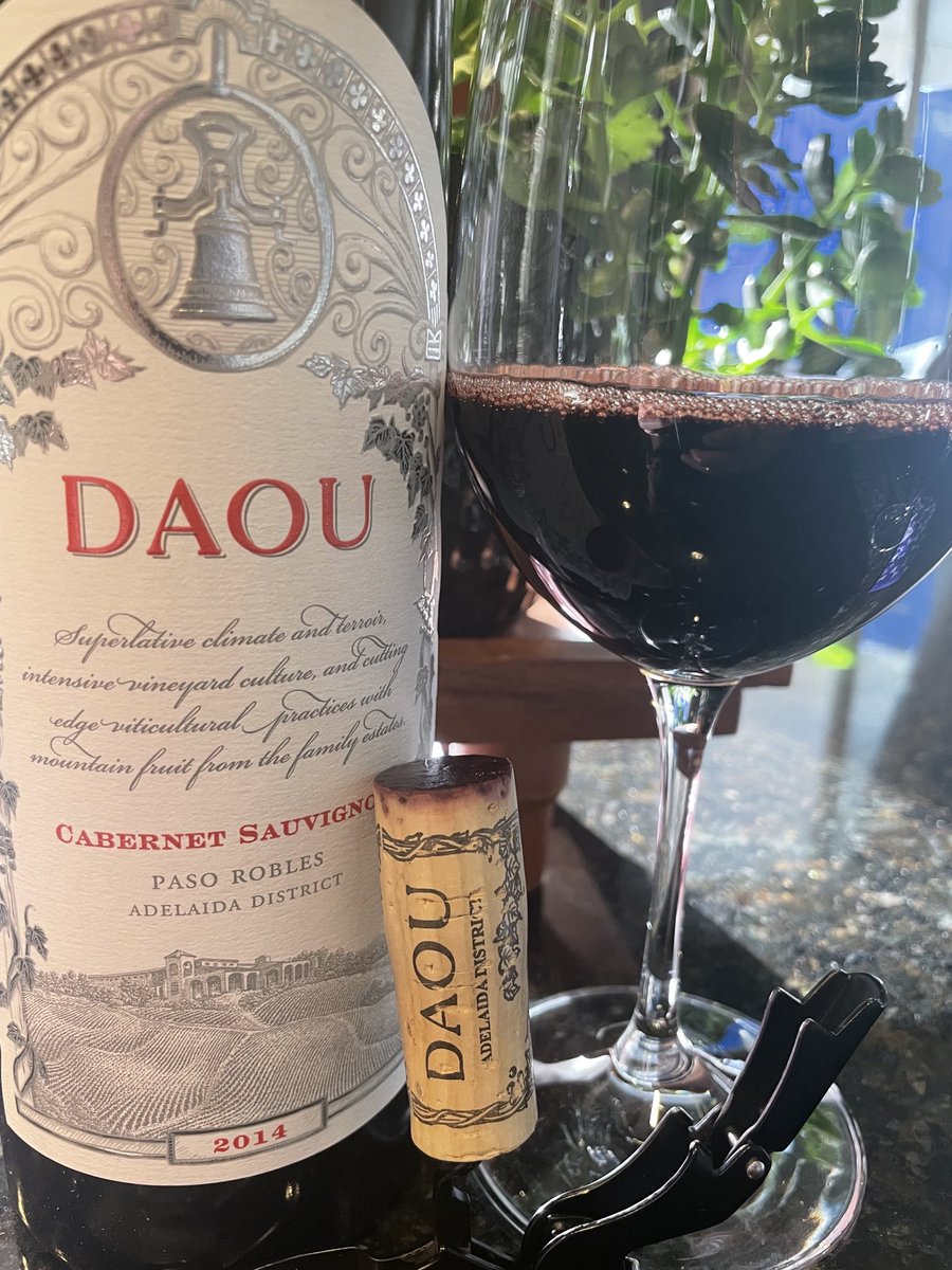 ⁦<a href="/DAOUvineyards/">DAOU Family Estates</a>⁩ hitting the great wine tonight. Cheers to the 2014 Cab Sauv.