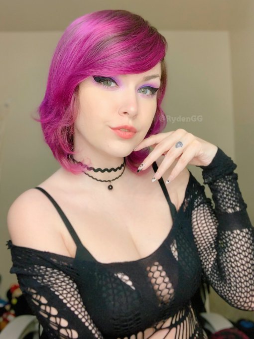 they call her love love love love love 💖✨ https://t.co/kzUAfhk8WL<a href="/tag/mvsales"class="tags"><span>#mvsales</span></a>