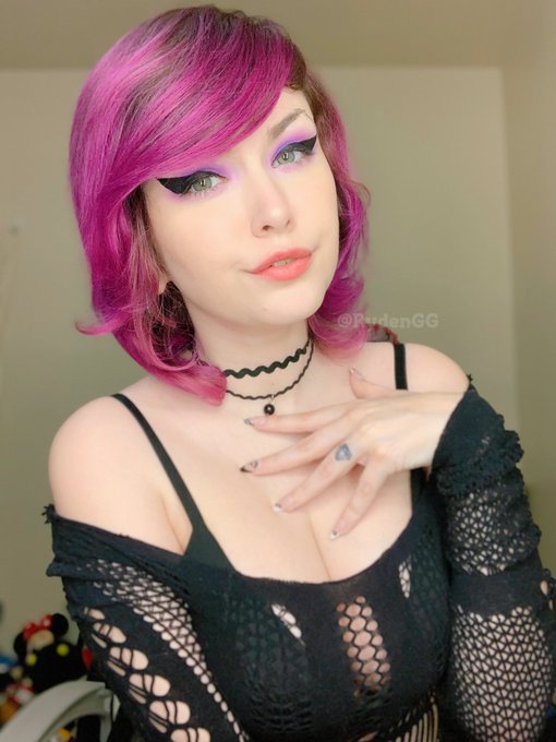 they call her love love love love love 💖✨ https://t.co/kzUAfhk8WL<a href="/tag/mvsales"class="tags"><span>#mvsales</span></a>