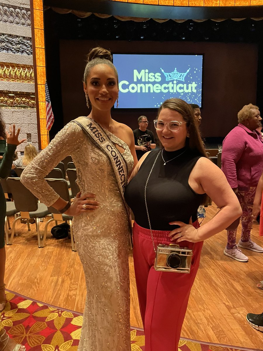 #MissUSA <a href="/MissCTUSA/">Jenna Hofmann</a> has made it to top 20!!! 👑👑👑