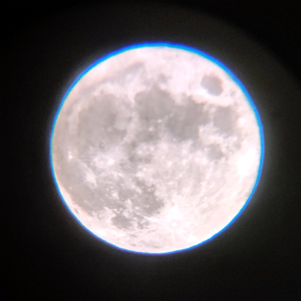 JGilMunoz's tweet photo. Primera #LunaLlena🌕 del #Otoño 🔭
#SuperLunaDeCosecha https://t.co/SRxXGb4zx2