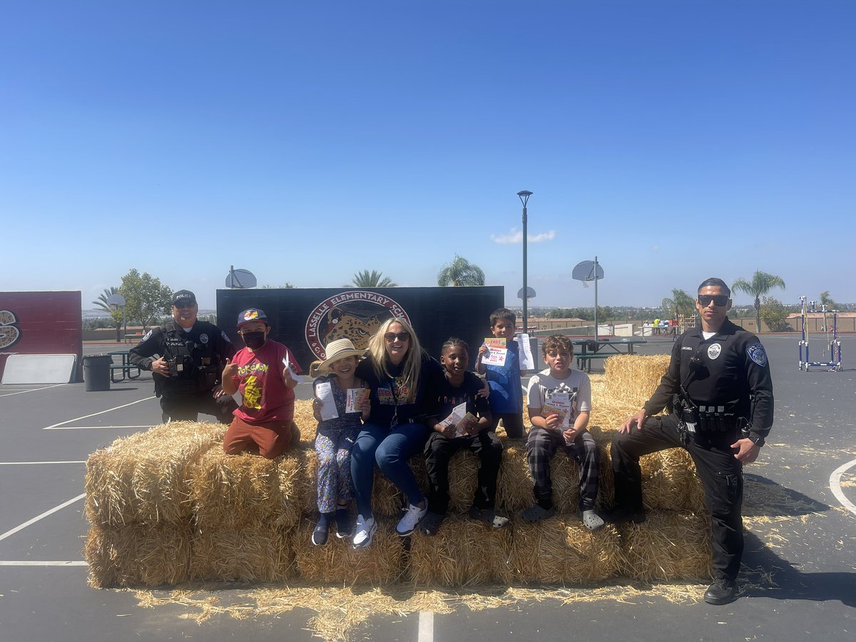 Positive Citations on this beautiful FriYAY! <a href="/ErmertMrs/">Katie Ermert</a> @VVUSDPDOfficer3 <a href="/VVUSDPDPOA/">VVUSDPD Police Officer Association</a>