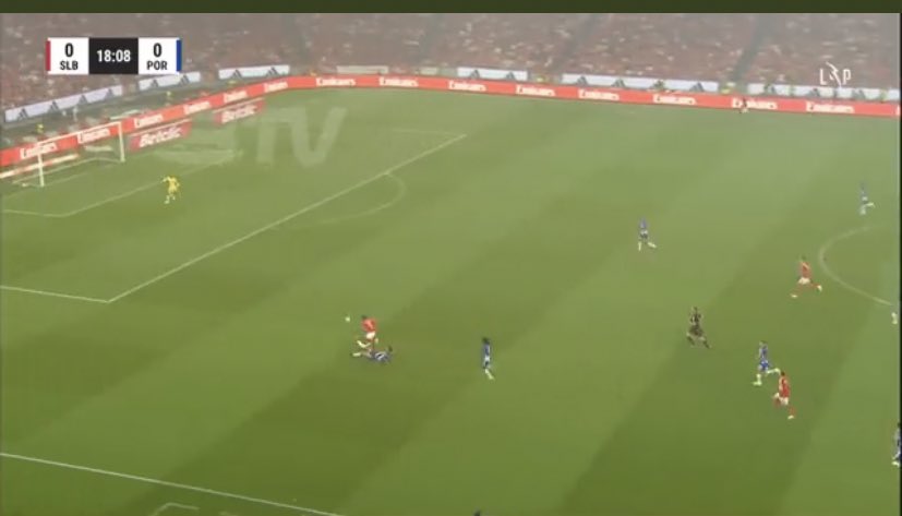 Ficava mais isolado que muitos que tiveram covid. Bem expulso.