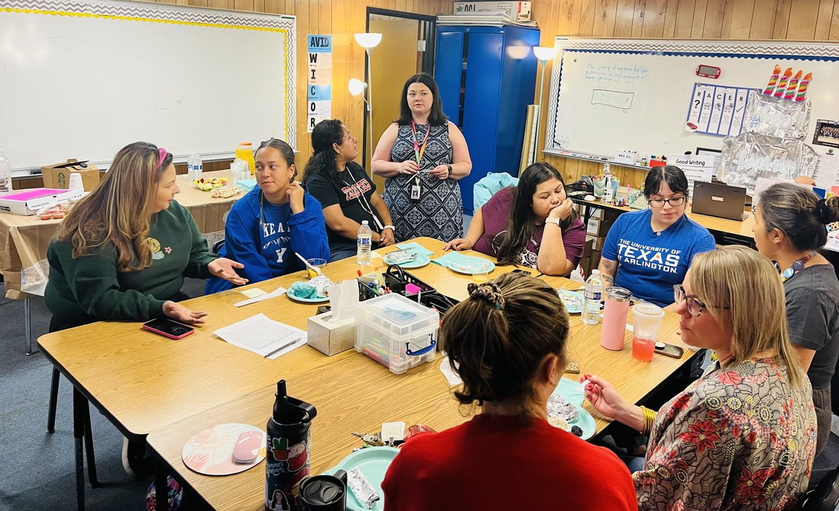 MrsElidaGil's tweet photo. We had our mentor/mentee breakfast this month@VialCC_Vikings ❤️💙 
We are BETTER together! #projectgoal @GISDTLD @GISD_PD #TheGISDEffect https://t.co/G3Ua0WaLqW