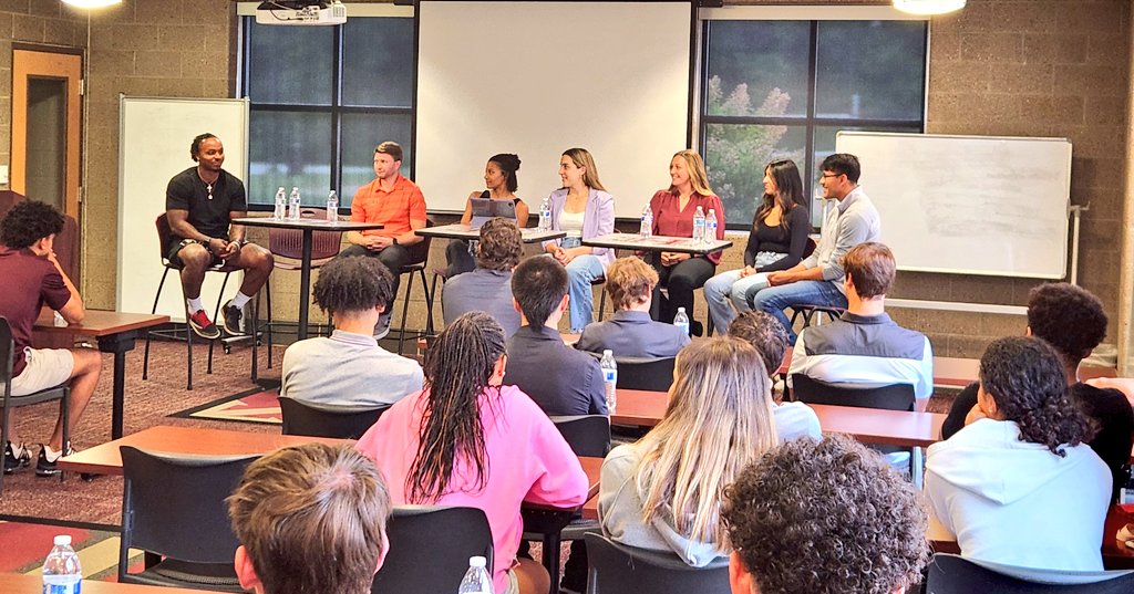 HCCDB's tweet photo. Wonderful to kickoff our Saints Athletics Reunion Weekend with an alumni panel. Great to see a full room of current students for this Friday's at Four event sponsored by Student Government Association. It's a great day to be a Saint! https://t.co/iXqaQob8oJ