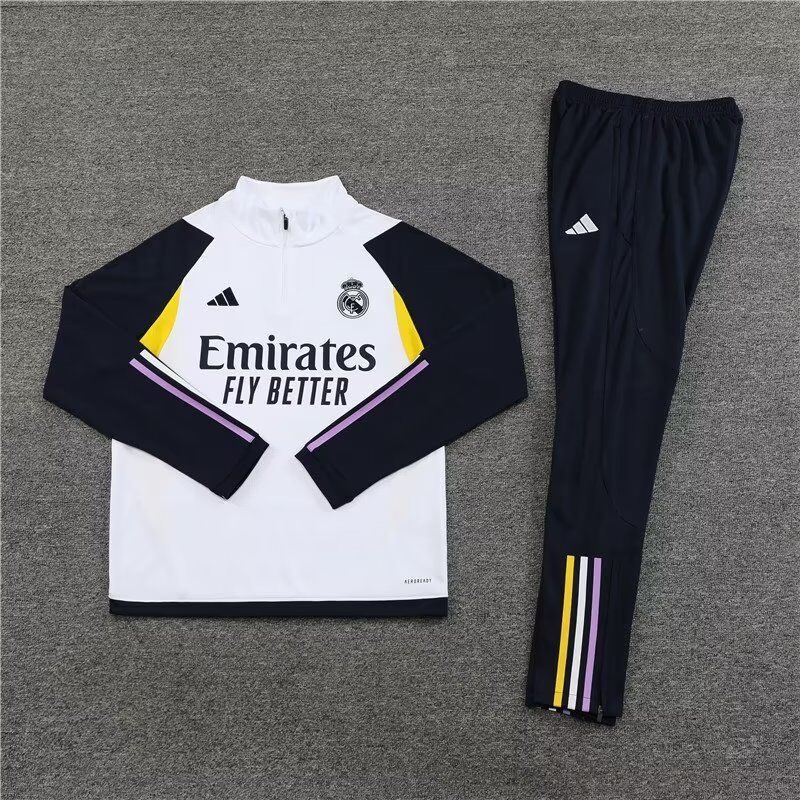 MadridismoreaI's tweet photo. 🚨🚨 SORTEO INTERNACIONAL 🌏

Sorteo de un chándal del Real Madrid a elegir por el ganador entre todos los que: 

1- Den RT a este tuit. 
2- Seguir a @Ctinfo_17 y a @MadridismoreaI . 

*OPCIONAL* 
- Mencionar a un amigo (doble participación)

Ganador el martes 3 de octubre. https://t.co/aizhYKFz5T