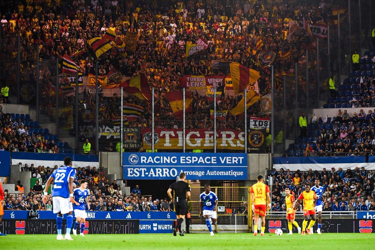 ActuL1_'s tweet photo. 🤩 Le très beau parcage Sang &amp; Or à Strasbourg ❤️💛 https://t.co/PhZRkL6mxX