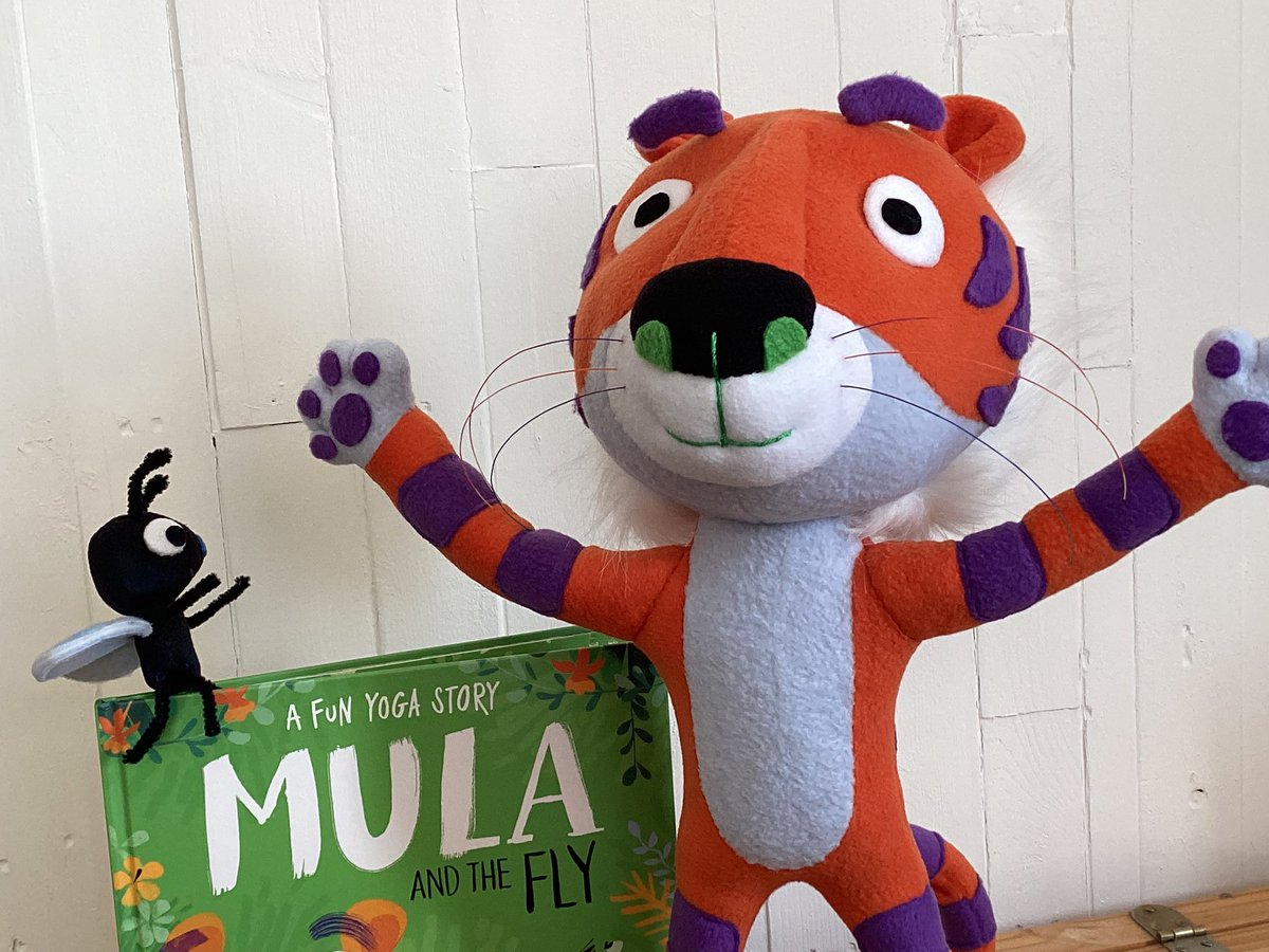raggyrat's tweet photo. #mula is coming to London on 11 oct! @LaurenHoffmeier Ela Smietanka @SweetCherryPub https://t.co/r3tvtgkYnA