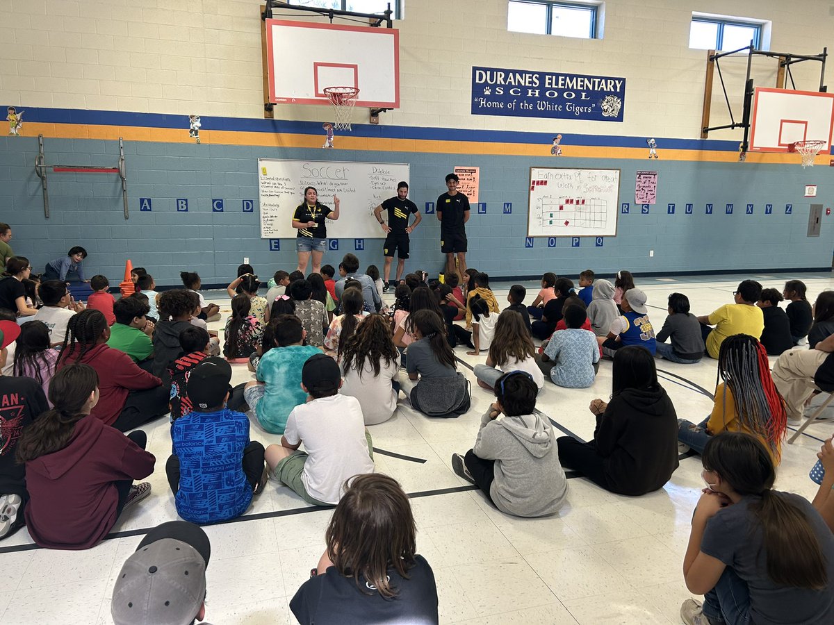 DuranesAPSES's tweet photo. We would love to give a big shout-out to @NewMexicoUTD for coming to Duranes and inspiring our White Tigers' love for soccer and sportsmanship. @ABQschools @ABC_Partnership https://t.co/YCXocN1Zmm