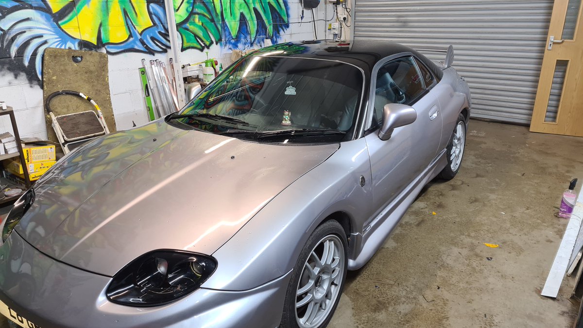 dsignstudio1992's tweet photo. These #mitsubishi #FTO  are starting to be a rare sight on the roads!
This tidy example came in for a full gloss black roof wrap and sun strip.
@metamarkuk #MDX #DSignStudio #MilfordHaven #Pembrokeshire #vehiclewrap https://t.co/KeqGv4nadP