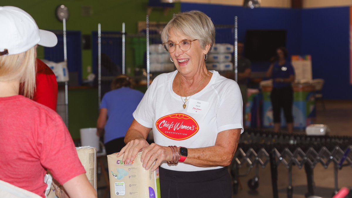 Kansas City Chiefs (@chiefs) on Twitter photo The Chiefs Women's Organization visited <a href="/happybottomsorg/">HappyBottoms 👶💙🧡💚</a> today and wrapped 17,280 diapers to help families in need in the local KC area ❤️ The Chiefs Women's Organization visited <a href="/happybottomsorg/">HappyBottoms 👶💙🧡💚</a> today and wrapped 17,280 diapers to help families in need in the local KC area ❤️