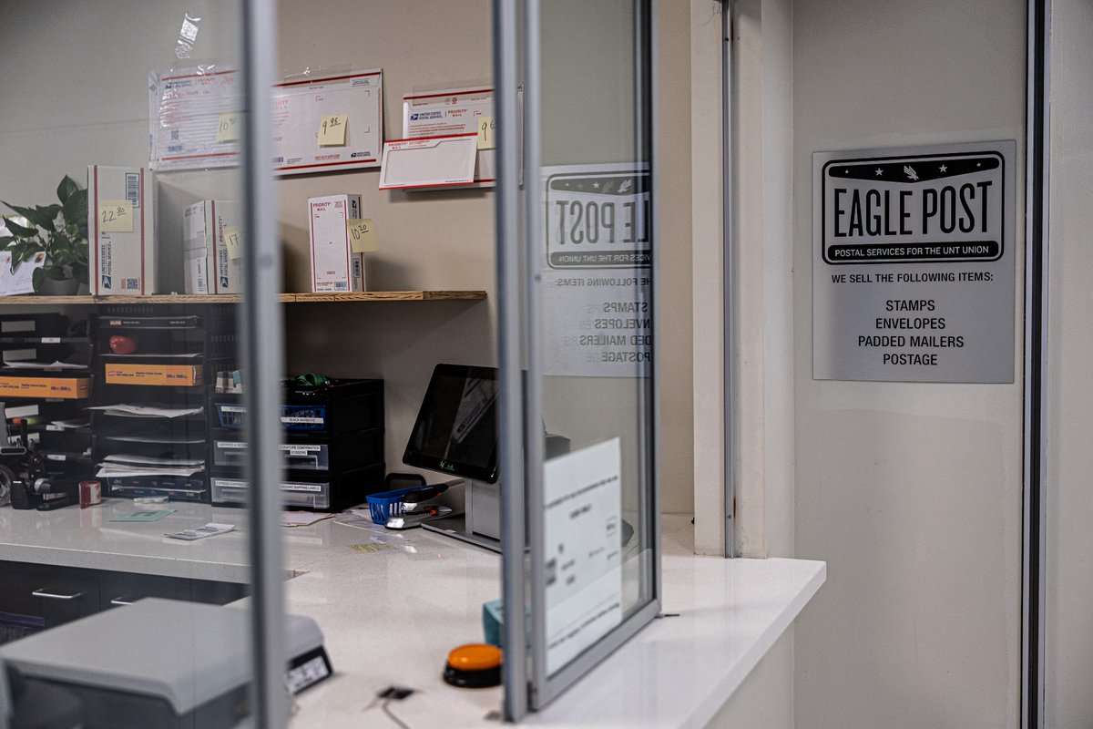 Eagle Post on the first floor of the @UNTUnion can help with many of your postal needs, including sending letters, packages and mailboxes for receiving mail on campus. Learn more: studentaffairs.unt.edu/university-uni… #UNT #MeanGreenFridayFacts