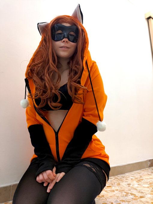 l'unica cosa buona dell'autunno &egrave; che posso rispolverare la mia Volpefelpa 🦊 👚  Non &egrave; super cuteeee?<a href="/tag/milano"class="tags"><span>#milano</span></a><a href="/tag/sanremo24"class="tags"><span>#sanremo24</span></a>