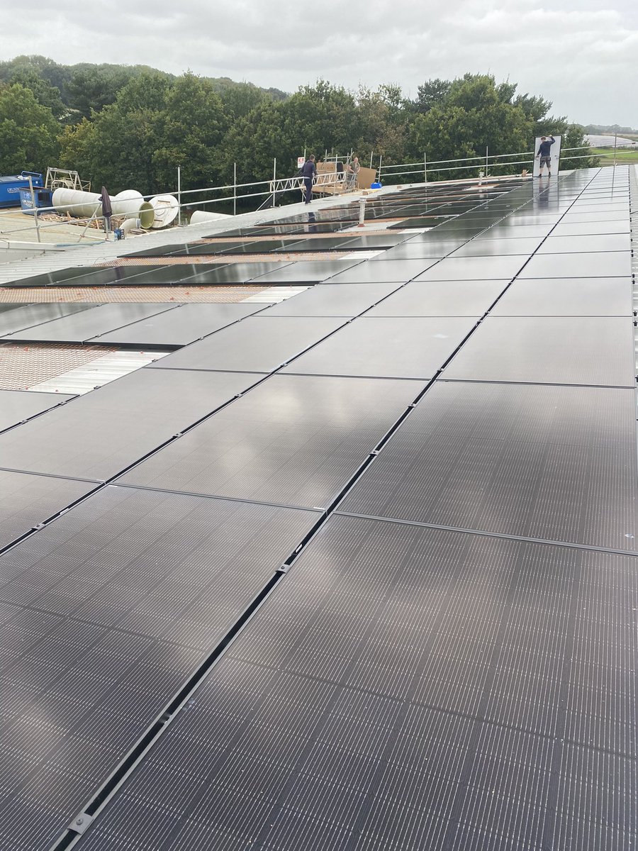 nextgenrenew's tweet photo. Our latest commercial solar job coming along nicely on this manufacturing facility
Get in touch with your solar requirements https://t.co/3Y2Asu0bRF